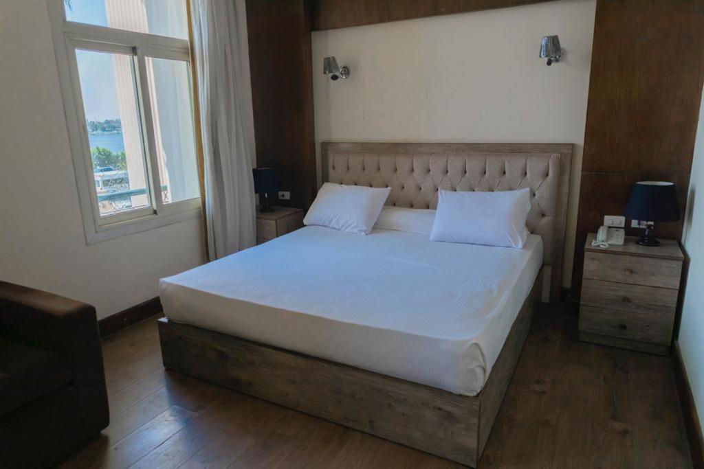 Ultra Loaloa Nile Maadi Hotel Кайро Екстериор снимка