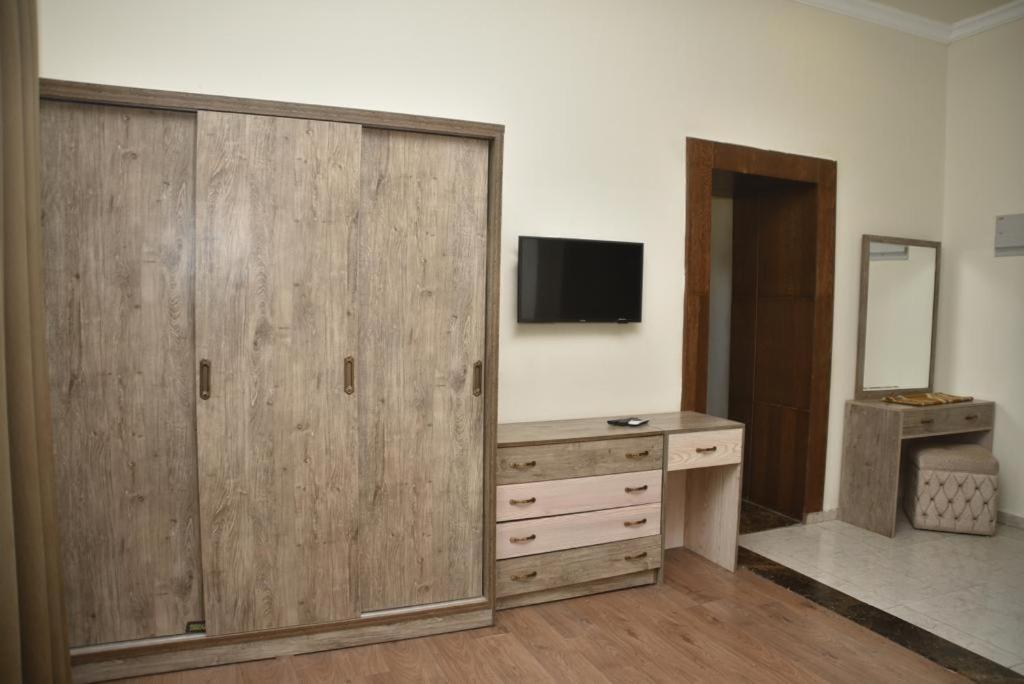 Ultra Loaloa Nile Maadi Hotel Кайро Екстериор снимка