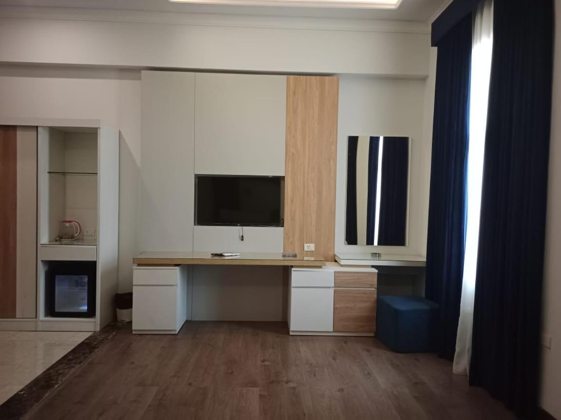 Ultra Loaloa Nile Maadi Hotel Кайро Екстериор снимка