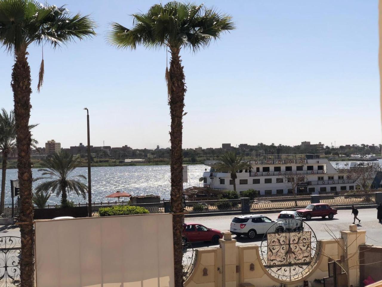Ultra Loaloa Nile Maadi Hotel Кайро Екстериор снимка